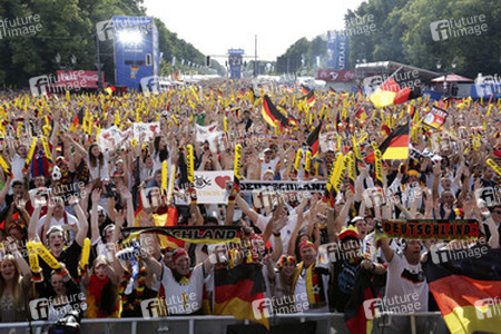 WM-Fanmeile vor dem Spiel Deutschland gegen Portugal, Berlin