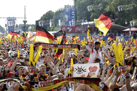 WM-Fanmeile vor dem Spiel Deutschland gegen Portugal, Berlin