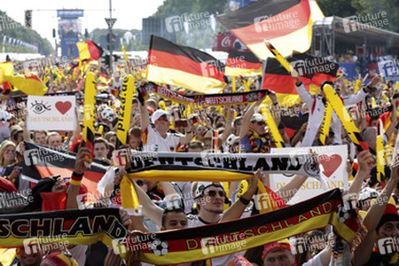 WM-Fanmeile vor dem Spiel Deutschland gegen Portugal, Berlin