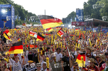 WM-Fanmeile beim Spiel Deutschland gegen Portugal, Berlin