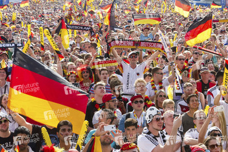 WM-Fanmeile beim Spiel Deutschland gegen Portugal, Berlin