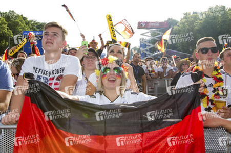 WM-Fanmeile beim Spiel Deutschland gegen Portugal, Berlin