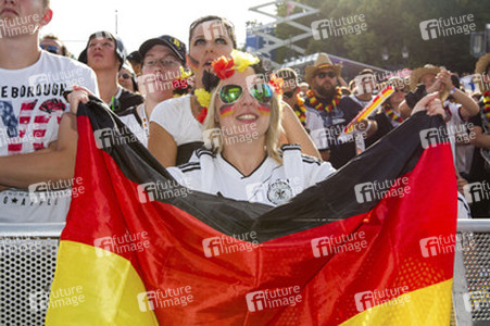 WM-Fanmeile beim Spiel Deutschland gegen Portugal, Berlin