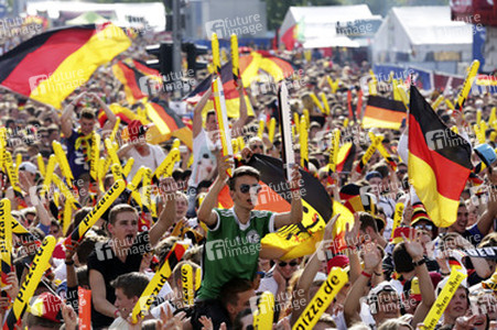 WM-Fanmeile beim Spiel Deutschland gegen Portugal, Berlin