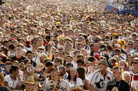 WM-Fanmeile beim Spiel Deutschland gegen Portugal, Berlin