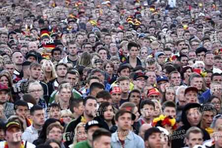 WM-Fanmeile beim Spiel Deutschland gegen Ghana, Berlin