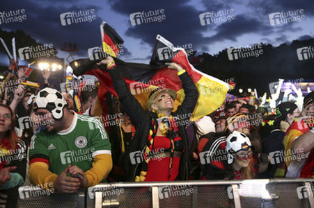 WM-Fanmeile beim Spiel Deutschland gegen Ghana, Berlin