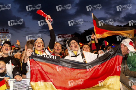 WM-Fanmeile beim Spiel Deutschland gegen Ghana, Berlin