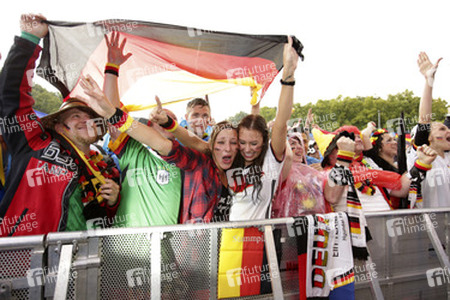WM-Fanmeile beim Spiel Deutschland gegen USA, Berlin