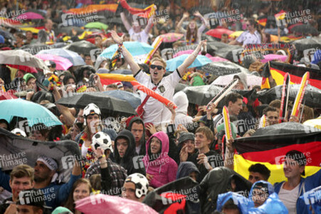WM-Fanmeile beim Spiel Deutschland gegen USA, Berlin
