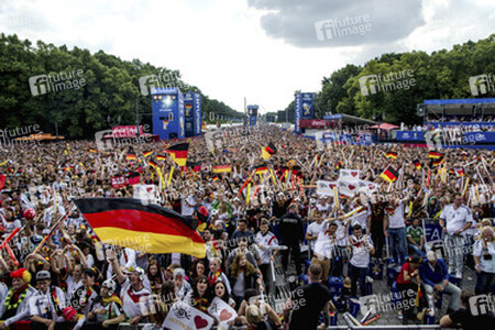 WM-Fanmeile beim Spiel Deutschland gegen USA, Berlin