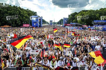 WM-Fanmeile beim Spiel Deutschland gegen USA, Berlin
