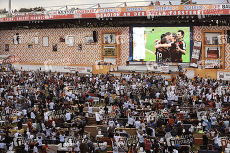 WM-Wohnzimmer im Stadion an der Alten Försterei beim Spiel Deutschland gegen USA, Berlin