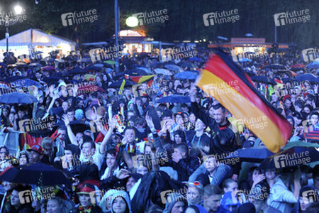 WM-Fanmeile beim Spiel Deutschland gegen Algerien, Berlin