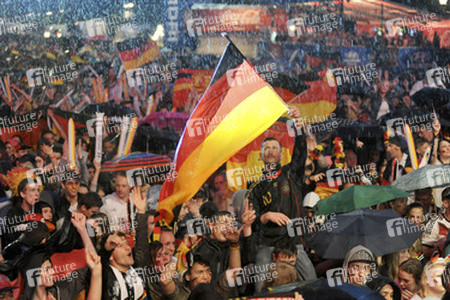 WM-Fanmeile beim Spiel Deutschland gegen Algerien, Berlin