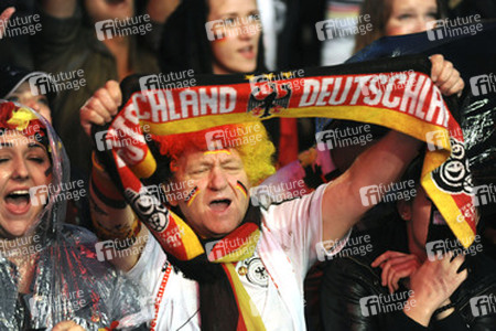 WM-Fanmeile beim Spiel Deutschland gegen Algerien, Berlin