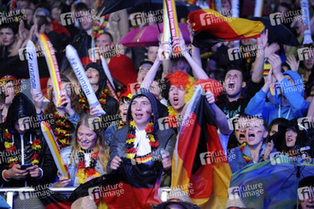 WM-Fanmeile beim Spiel Deutschland gegen Algerien, Berlin
