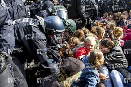 Demonstrationen gegen Räumung der besetzten Gerhart-Hauptmann-Schule, Berlin