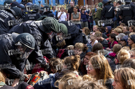Demonstrationen gegen Räumung der besetzten Gerhart-Hauptmann-Schule, Berlin
