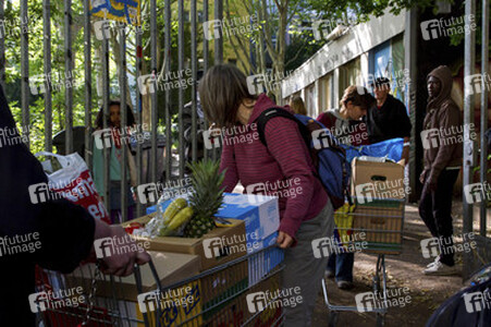 Einigung mit Flüchtlingen in der besetzten Gerhart-Hauptmann-Schule, Berlin