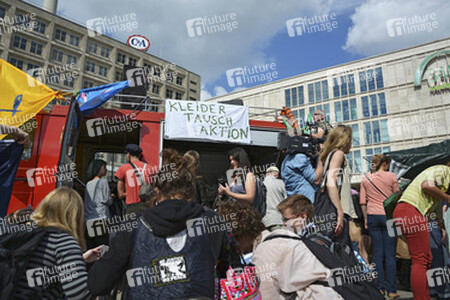 Eröffnung der Primark Filiale am Alexanderplatz, Berlin