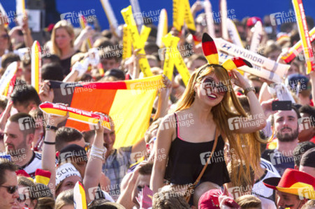WM-Fanmeile beim Spiel Deutschland gegen Frankreich, Berlin