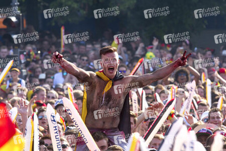 WM-Fanmeile beim Spiel Deutschland gegen Frankreich, Berlin
