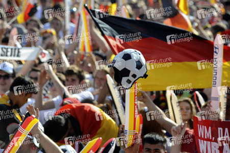 WM-Fanmeile beim Spiel Deutschland gegen Frankreich, Berlin