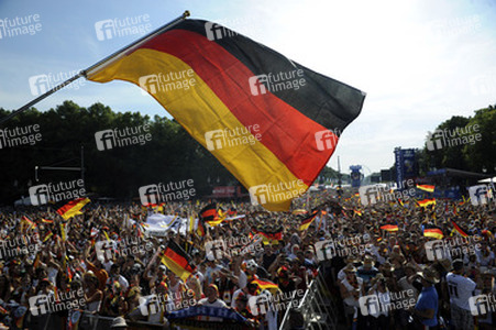 WM-Fanmeile beim Spiel Deutschland gegen Frankreich, Berlin