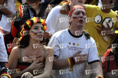 WM-Fanmeile beim Spiel Deutschland gegen Frankreich, Berlin