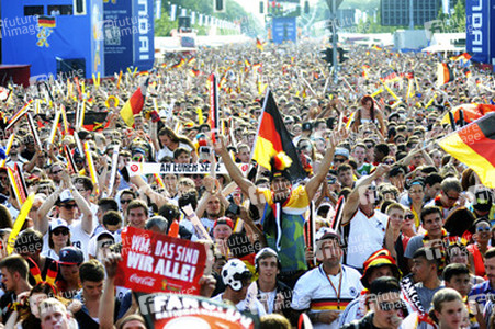 WM-Fanmeile beim Spiel Deutschland gegen Frankreich, Berlin