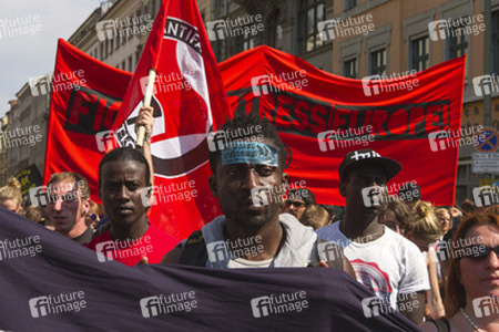 Demonstration für das Bleiberecht der Flüchtlinge aus der Gerhart-Hauptmann-Schule, Berlin