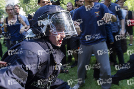 Demonstration für das Bleiberecht der Flüchtlinge aus der Gerhart-Hauptmann-Schule, Berlin