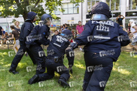 Demonstration für das Bleiberecht der Flüchtlinge aus der Gerhart-Hauptmann-Schule, Berlin