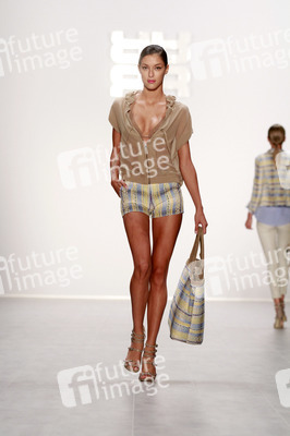 Riani Fashion Show, Berlin Fashion Week Spring/Summer 2015