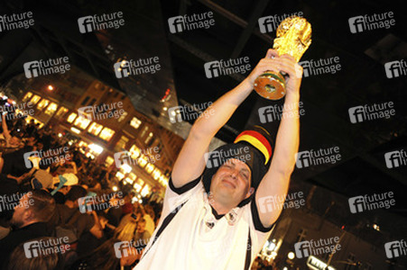 Fanfeier nach Halbfinalsieg der deutschen WM-Mannschaft, Berlin