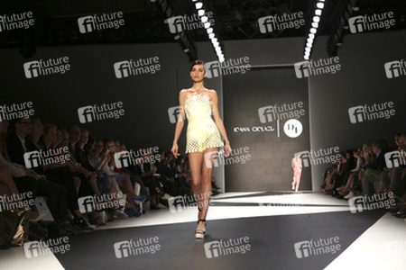 Ioana Ciolacu Fashion Show, Berlin Fashion Week Spring/Summer 2015