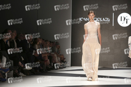 Ioana Ciolacu Fashion Show, Berlin Fashion Week Spring/Summer 2015