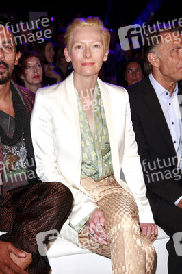 Roshi Porkar Fashion Show, Berlin Fashion Week Spring/Summer 2015