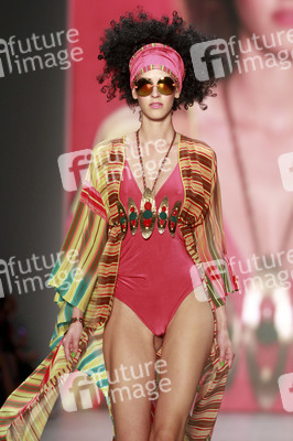 Miranda Konstantinidou Fashion Show, Berlin Fashion Week Spring/Summer 2015