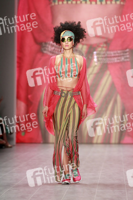Miranda Konstantinidou Fashion Show, Berlin Fashion Week Spring/Summer 2015