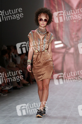 Miranda Konstantinidou Fashion Show, Berlin Fashion Week Spring/Summer 2015