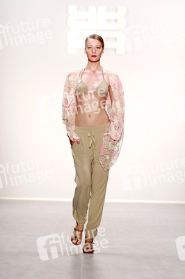 Riani Fashion Show, Berlin Fashion Week Spring/Summer 2015