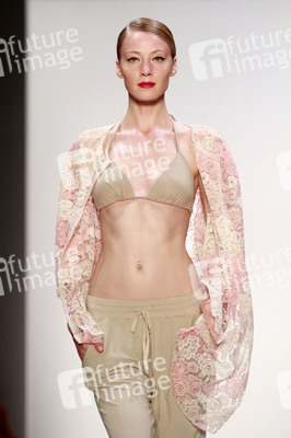 Riani Fashion Show, Berlin Fashion Week Spring/Summer 2015