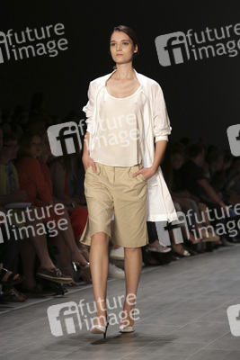 Hien Le Show, Berlin Fashion Week Spring/Summer 2015