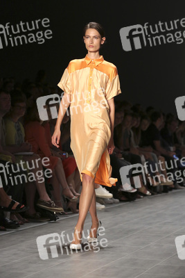 Hien Le Show, Berlin Fashion Week Spring/Summer 2015