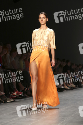 Hien Le Show, Berlin Fashion Week Spring/Summer 2015