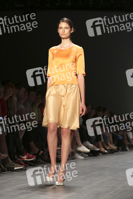 Hien Le Show, Berlin Fashion Week Spring/Summer 2015