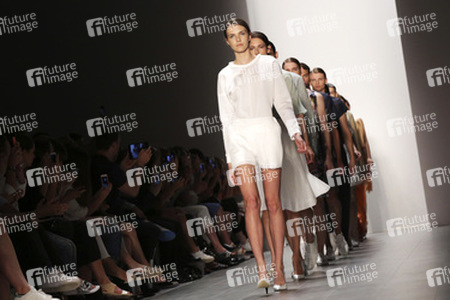 Hien Le Show, Berlin Fashion Week Spring/Summer 2015