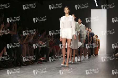 Hien Le Show, Berlin Fashion Week Spring/Summer 2015